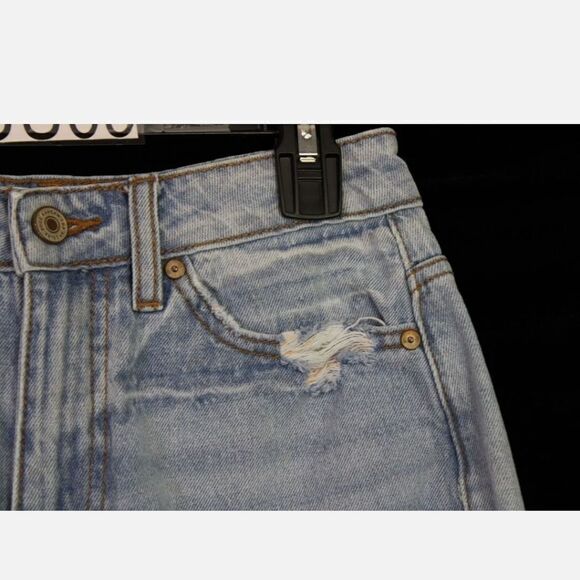 KanCan Estilo Distressed Relaxed Fit Shorts Sz XS LIGHT WASH - Picture 3 of 6